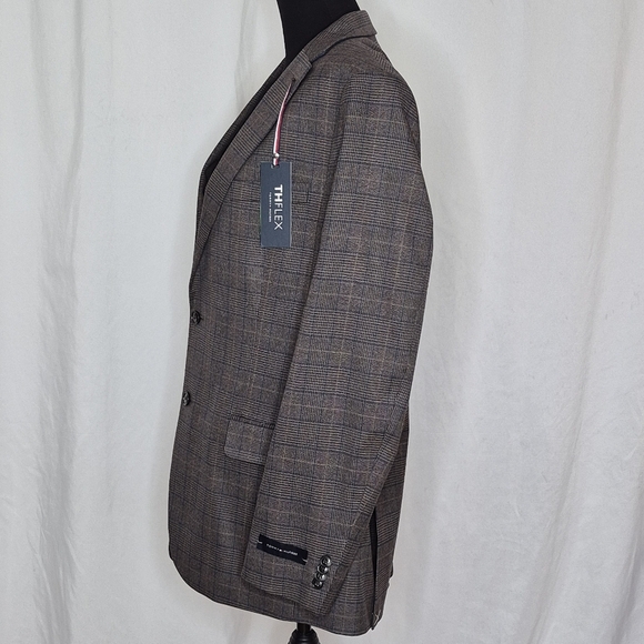 Tommy Hilfiger NWT THFLEX Modern Fit Brown Plaid Sport Coat - Size 44L - Picture 2 of 16